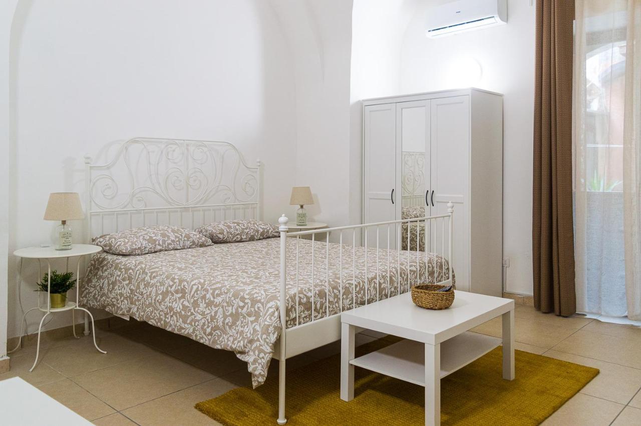 Agathe Guest House Catania Bagian luar foto
